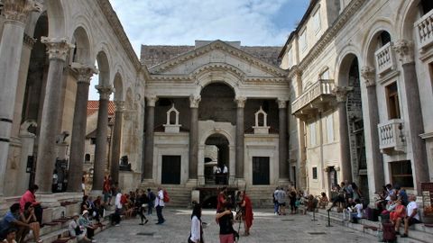 Quần thế lịch sử split với cung điện Diocletian, Croatia
