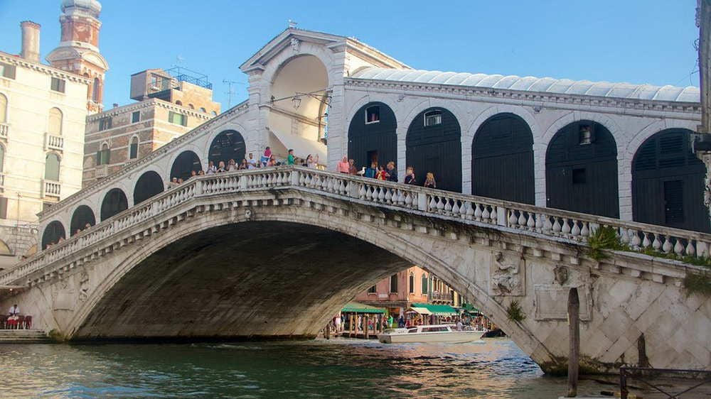 Cầu Rialto, nét đặc trưng tiêu biểu của thành phố Venice, Ý – ADTRAVEL