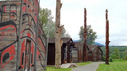 Làng SGaang Gwaii của người da đỏ Haida ở Canada