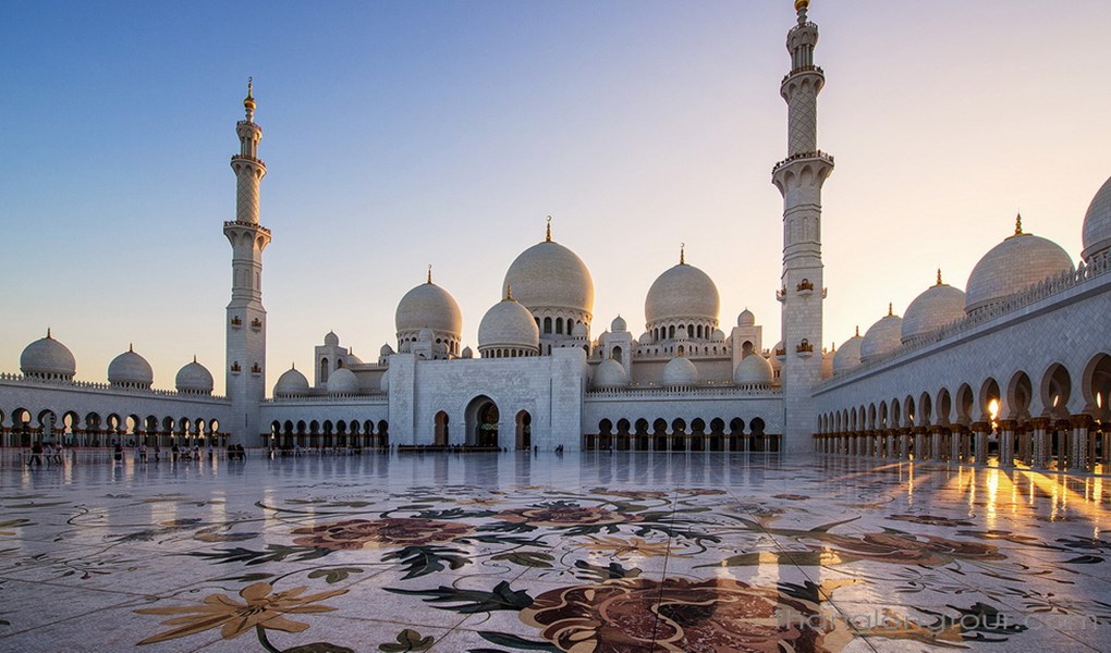 Thánh đường Hồi giáo đẹp nhất Trung Đông Sheikh Zayed, Dubai – THANG LONG TOURS