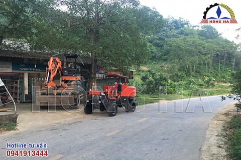 Bàn giao  máy trộn bê tông tự hành 9 bao 2 cầu Hồng Hà  đi Tuyên Quang.
