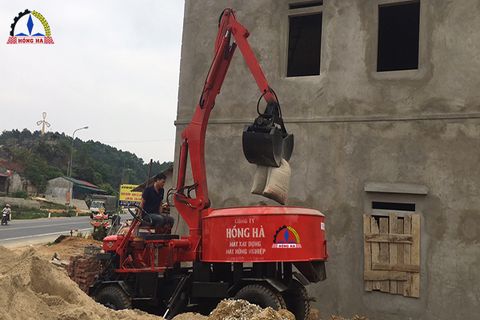 Hồng Hà bàn giao máy trộn bê tông tự cấp liệu 9 bao 2 đi Lạng Sơn