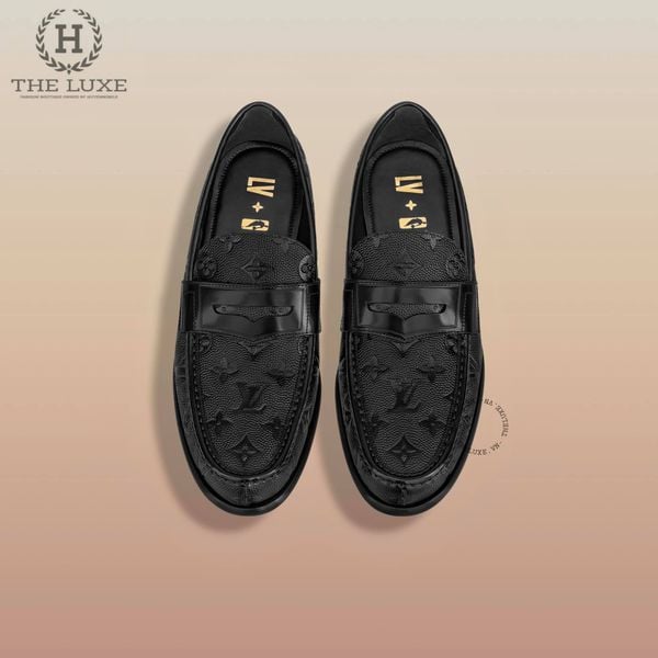 Loafer Louis Vuitton Share Da Đen Sần Vân Mono – TheLuxe