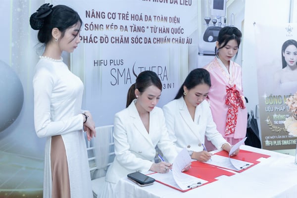 Lễ kí kết chuyển giao máy nâng cơ trẻ hóa xóa nhăn cho SALY SPA tại Nha Trang