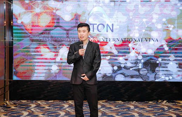 Ông Ngô Tiến Hiệp  - Truỏng phòng kinh doanh I Công ty Z-Ton Việt Nam báo cáo kết quả kinh doanh ZNSP năm 2020.