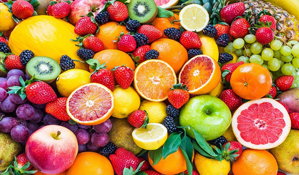 Các thực phẩm như rau xanh, các loại hoa quả có chứa nhiều các vitamin và khoáng chất cho cơ thể