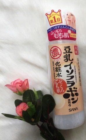 SANA-nuoc-hoa-hong-Shittori-duong-am-cho-da-kho