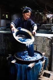 Thổ cẩm Việt Nam làm quà tặng bạn bè quốc tế