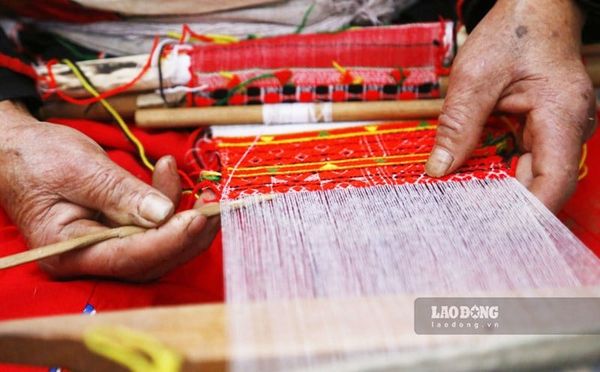 Khám Phá Vẻ Đẹp Tinh Tế, Đậm Chất Việt Với Túi Thổ Cẩm Tại balothocam.com