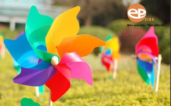 chong chóng bảy màu