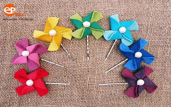 Chong chóng vải với nhiều màu sắc rực rỡ bắt mắt