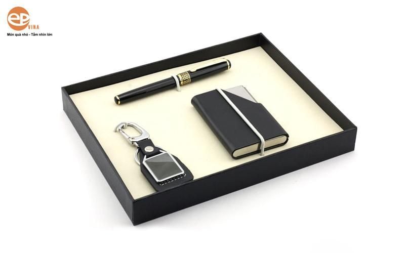 Bộ quà tặng hộp namecard và móc chìa khóa, bút ký