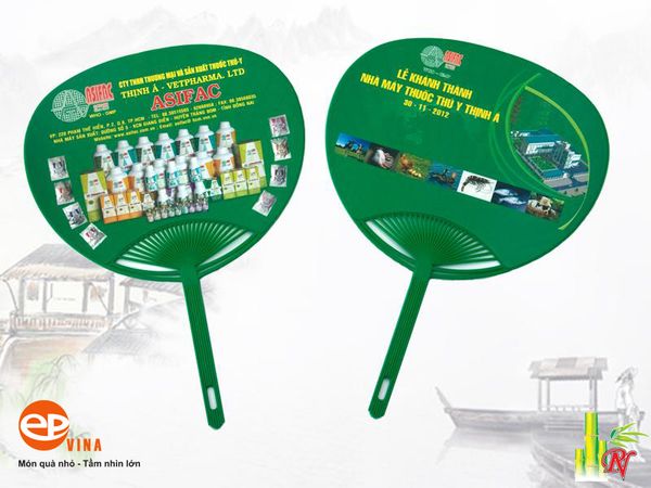 Quạt nhựa cán nan hoa