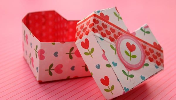 4 cách làm hộp đựng quà đơn giản cho các bạn gái