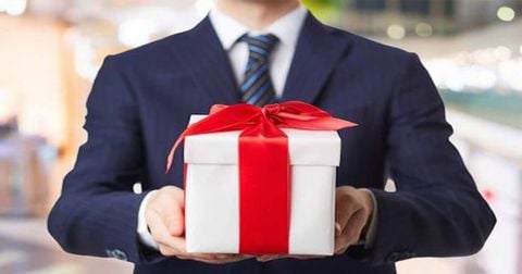 QUÀ TẶNG DOANH NGHIỆP CUỐI NĂM Ý NGHĨA