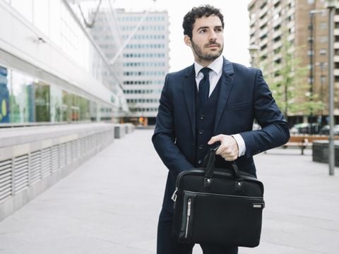 Đi phỏng vấn mặc gì - Cách ghi điểm trong 5s đầu tiên