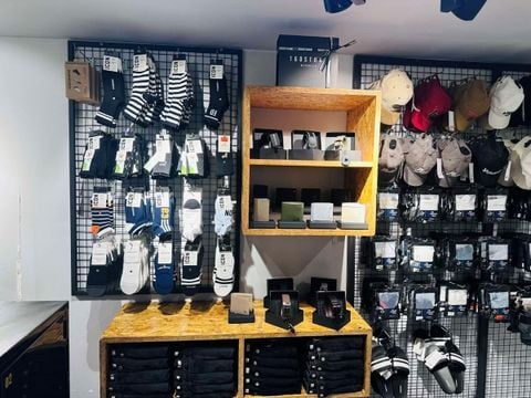 Top 10+ Shop Ví Da Nam Đẹp Tại TPHCM