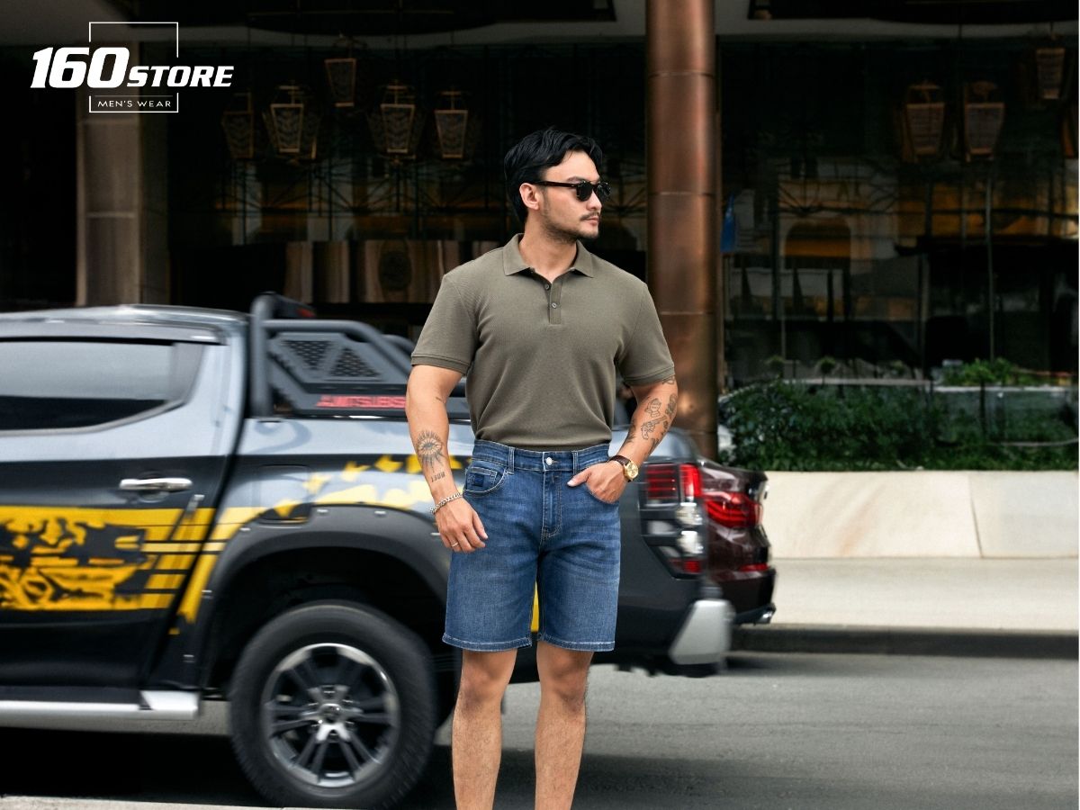 Set áo polo và quần short jean phù hợp khi dạo phố hoặc đi chơi cùng bạn bè