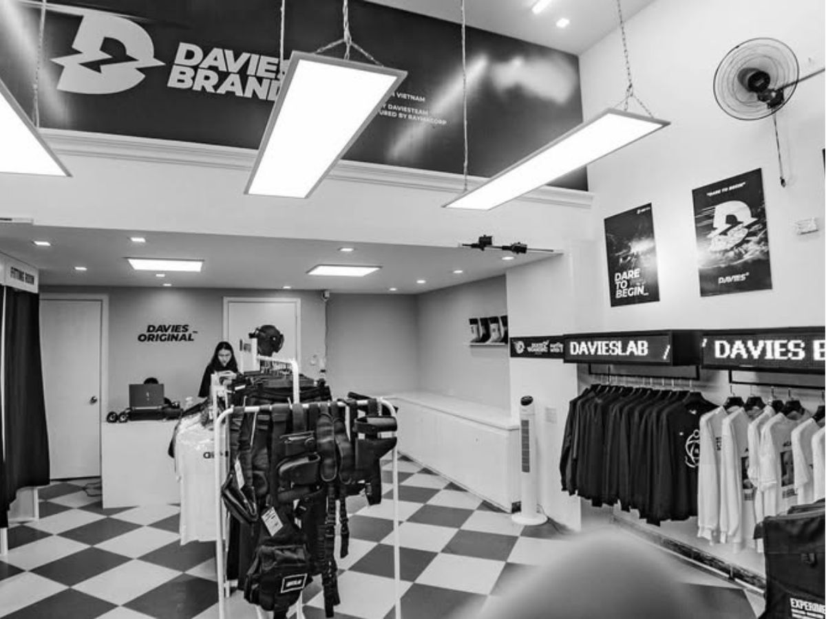 Davies là thương hiệu thời trang đường phố nổi tiếng