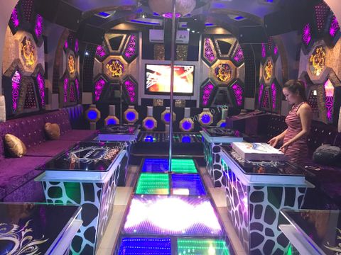Quán Karaoke Tigon Lúc Nào Cũng Full Khách Khi Sử Dụng Cấu Hình Dàn Karaoke Tại Vidia