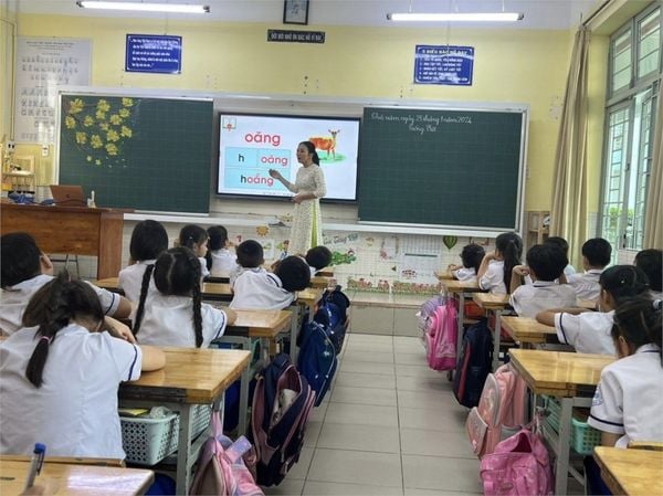 Mua đồng phục Trường Tiểu Học Tân Hương, Quận Tân Phú