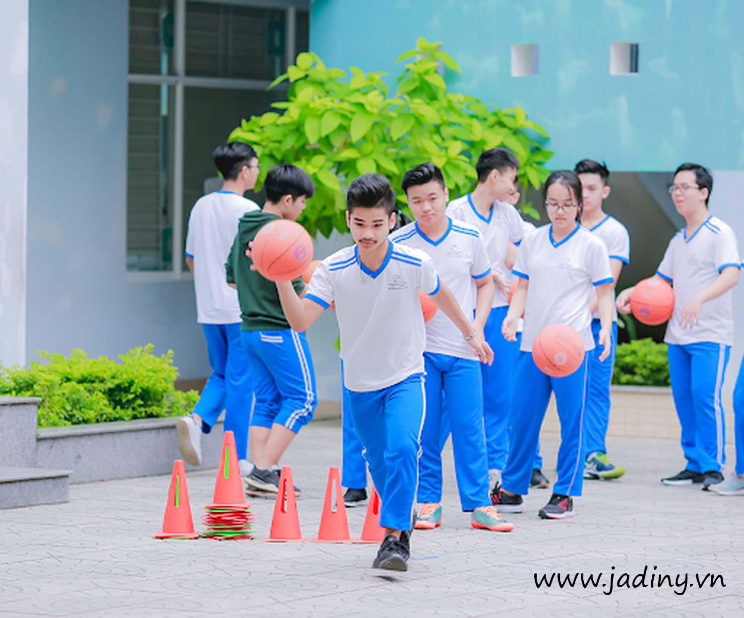 Xưởng may đồng phục thể dục học sinh ở Hà Nội