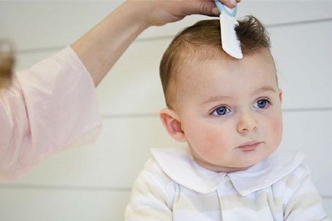 Bí quyết ngăn ngừa tóc bạc sớm ở trẻ em của các mẹ bỉm sữa