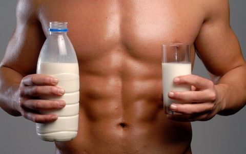 Nên Uống Sữa Trước Hay Sau Khi Tập Gym Là Tốt Nhất ?