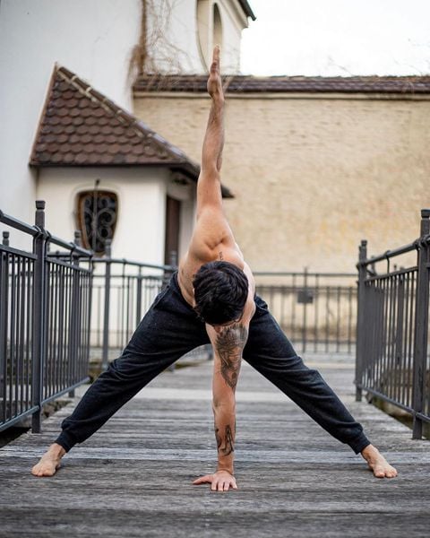 Top 11 Kiểu Tạo Dáng Yoga Cách Pose Dáng Cơ Bản Cho Người Mới Bắt Đầu – X9
