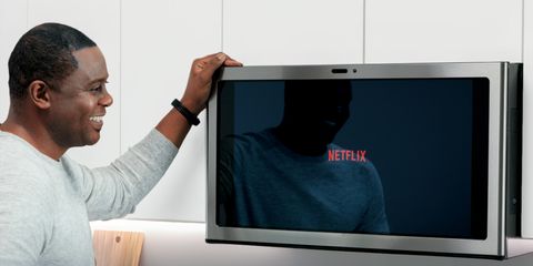 [CES 2020] Đây là lò vi sóng dành cho dân nghiện phim: có màn hình cảm ứng 27-inch để xem Netflix