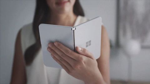 Microsoft bất ngờ ra mắt Surface Duo: Cuốn sổ tay 2 màn hình đầy tinh khôi và thanh thoát