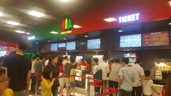 bach-viet-lap-dat-rap-chieu-phim