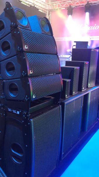 loa-Idea-tai-buoi-trien-lam