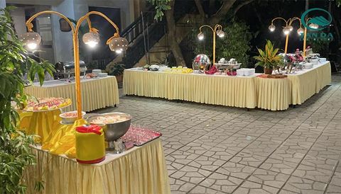 Tiệc buffet Tản Đà Resort kết hợp giữa hiện đại và truyền thống