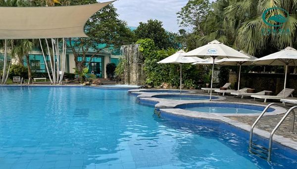 Bể bơi khoáng ngoài trời ở Tản Đà Spa Resort