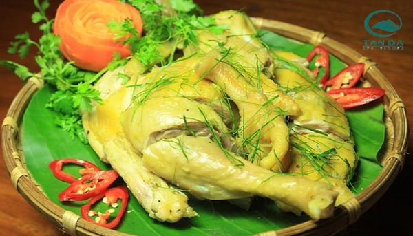 Gà đồi món ăn mang đậm đà bản sắc địa phương