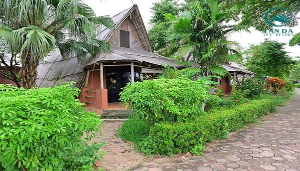 Khu nhà Lạc Việt ở Tản Đà Resort