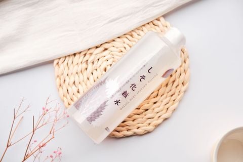 Review Nước Hoa Hồng Tía Tô Chinoshio Làm Mờ Thâm Nám