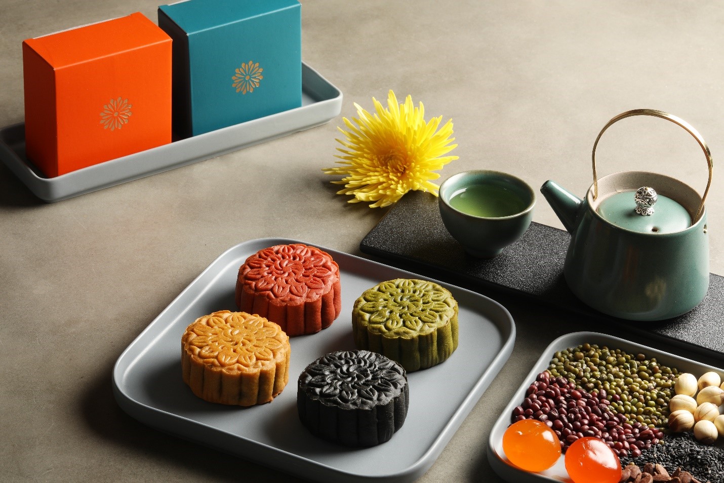 LV mooncake 2018  Packaging design, Innovation design, Moon cake