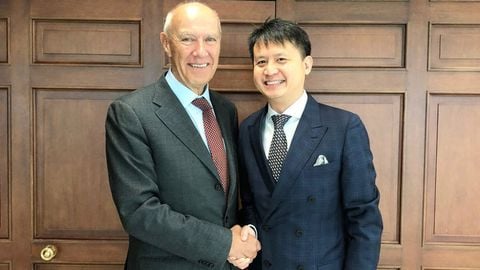 Tổng giám đốc Tổ chức Sở hữu trí tuệ thế giới (WIPO) chúc mừng Tổng Giám đốc Cơ quan Sở hữu trí tuệ Singapore Daren Tang đã được đề cử chức danh Tổng giám đốc WIPO nhiệm kỳ tiếp theo