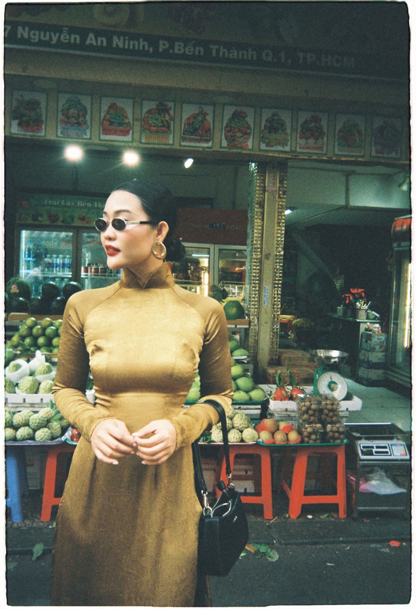 Ảnh film thực tế từ Kodak Power Flash với màu sắc ấm, vintage