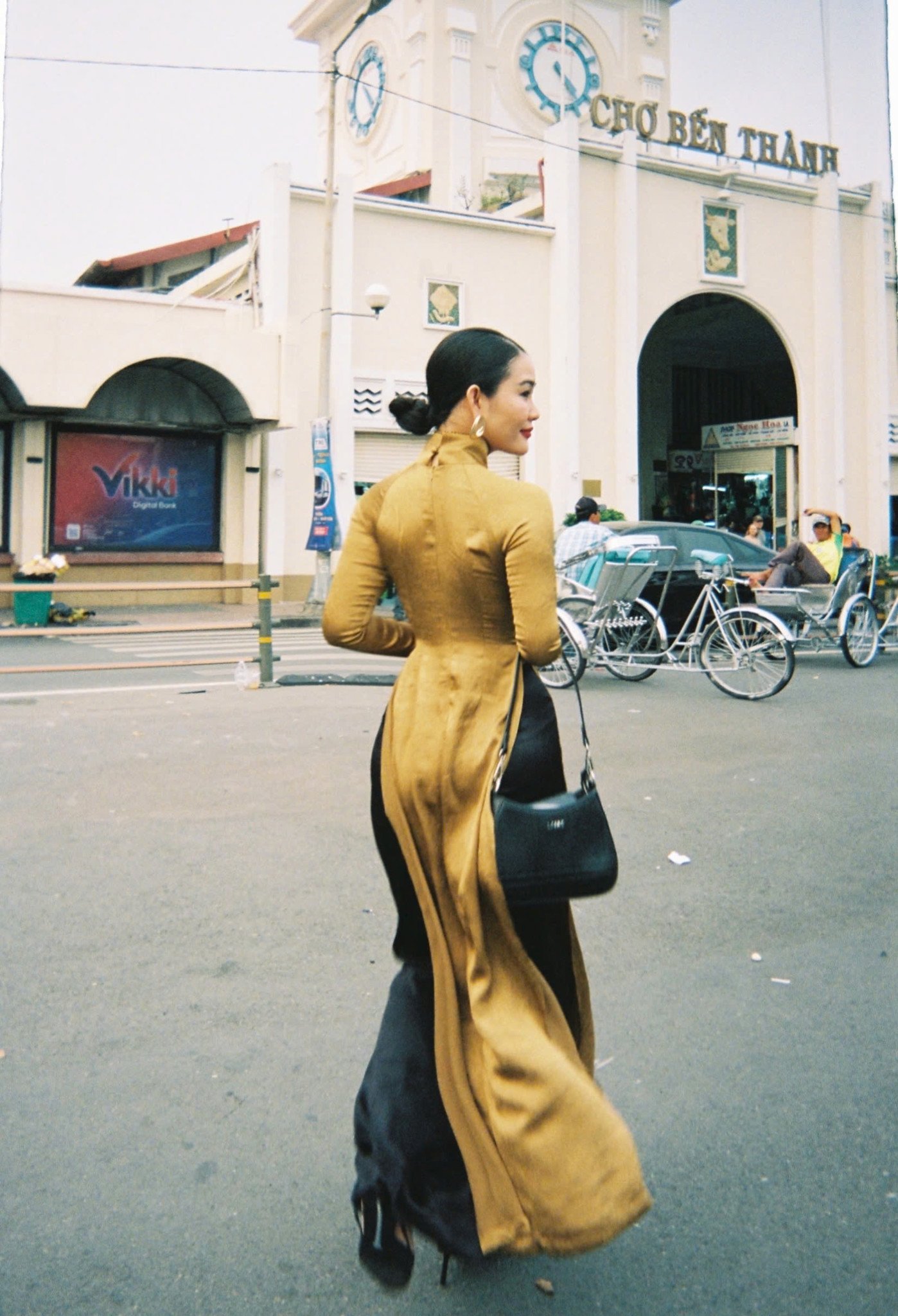Ảnh film thực tế từ Kodak Power Flash với màu sắc ấm, vintage
