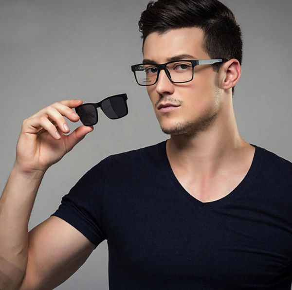 Giải Pháp Đeo Kính Mát Cho Người Cận Viễn Loạn