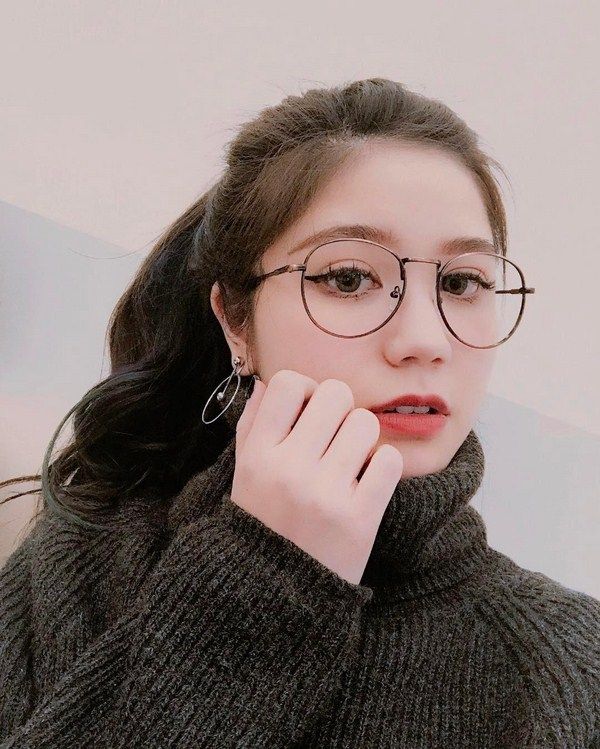 KÍNH MÁT GỌNG TRÒN – TRENDY GIỚI TRẺ