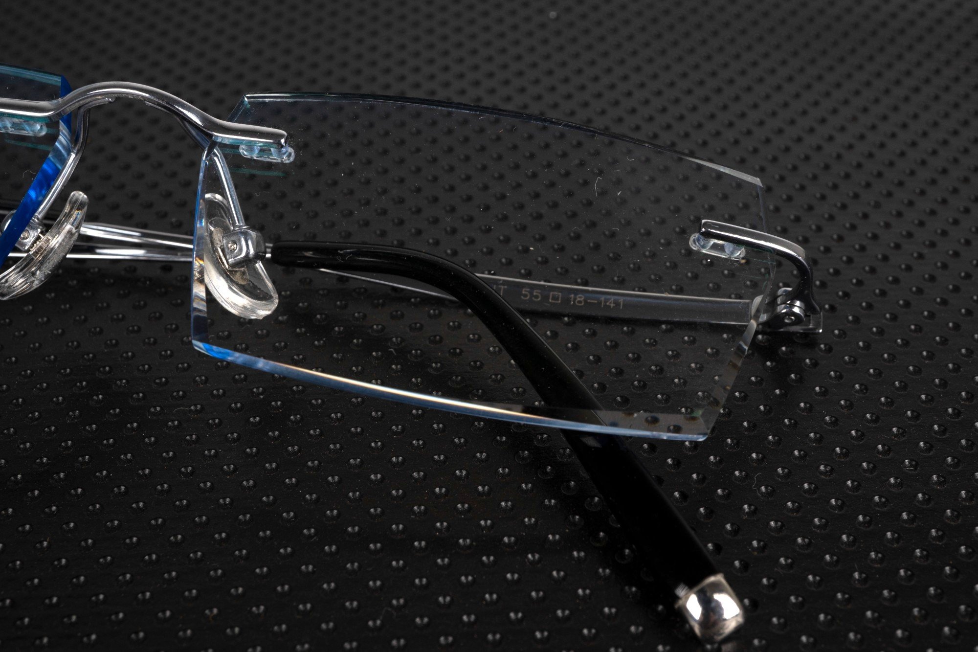 Kính Không Gọng Titanium Zoson 619HT