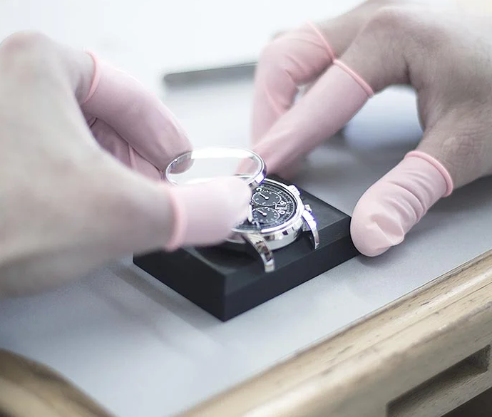 Quy trình thay mặt kính đồng hồ Longines đúng chuẩn? Thay ở đâu uy tín chất lượng?