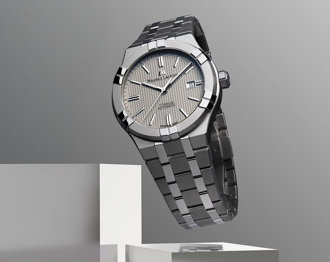Mẫu Maurice Lacroix Aikon AI6008-TT032-230-1 kiểu dáng thanh lịch