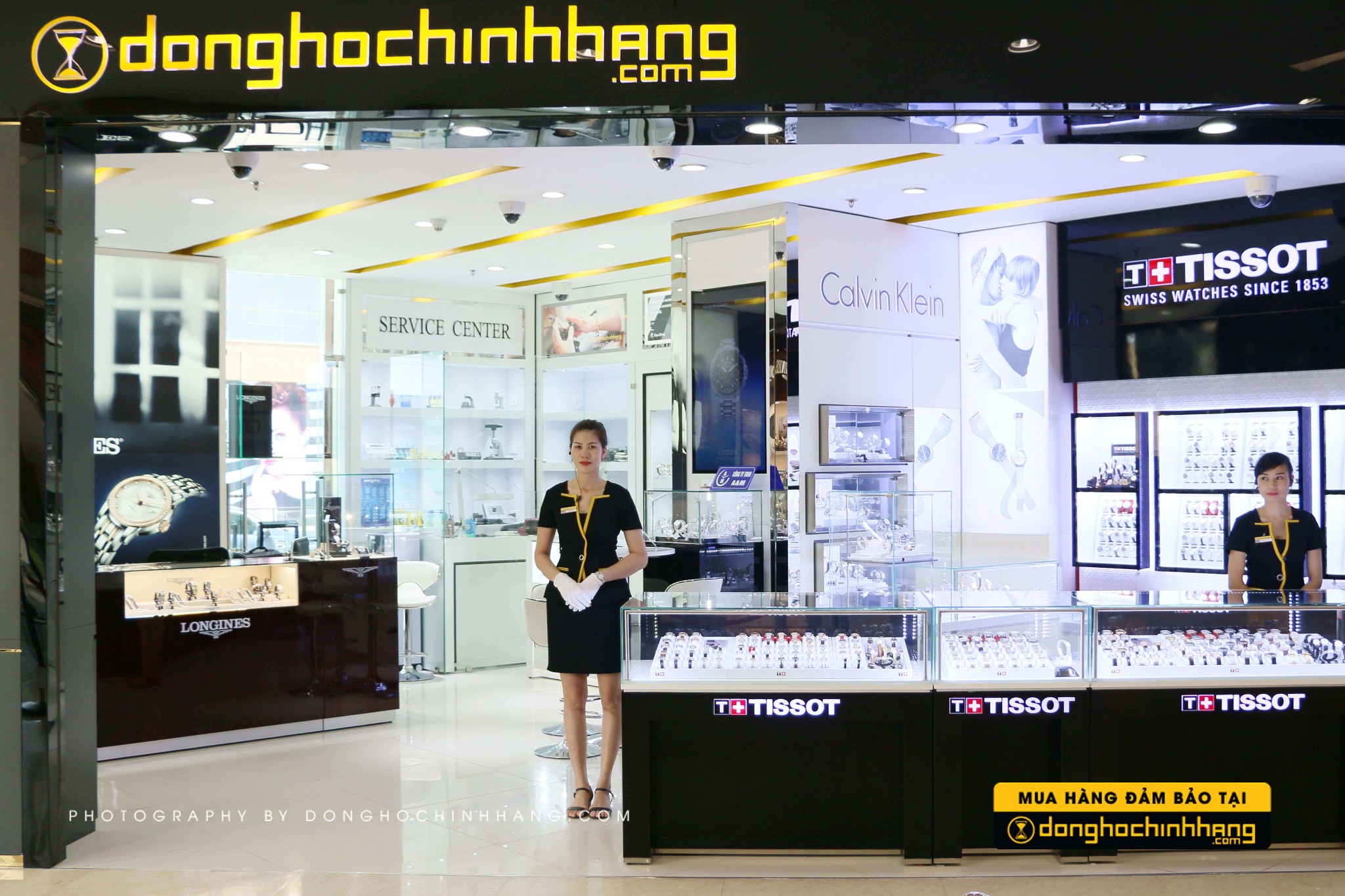 H th ng Showroom ng h Tissot ch nh h ng