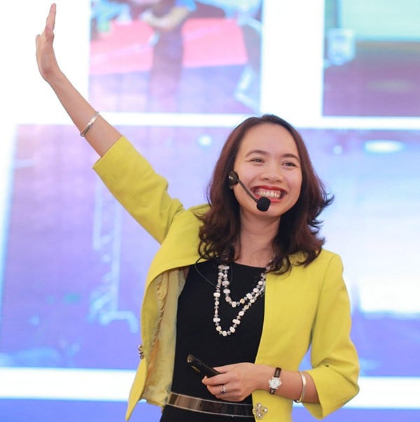 Hồng Hoa và Donghochinhhang.com Hồng Hoa và Donghochinhhang.com