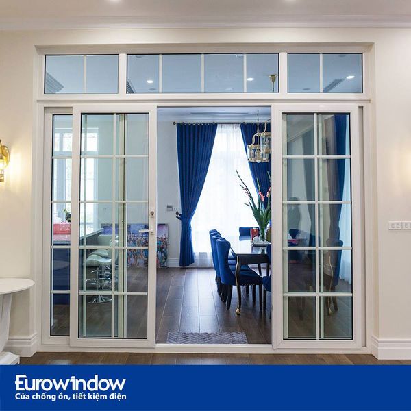 Cửa Eurowindow là lựa chọn tuyệt vời cho không gian sống hiện đại và sang trọng. Với thiết kế đẹp mắt, chất lượng vượt trội, bạn sẽ cảm nhận được sự chuyên nghiệp và tin cậy của sản phẩm này.